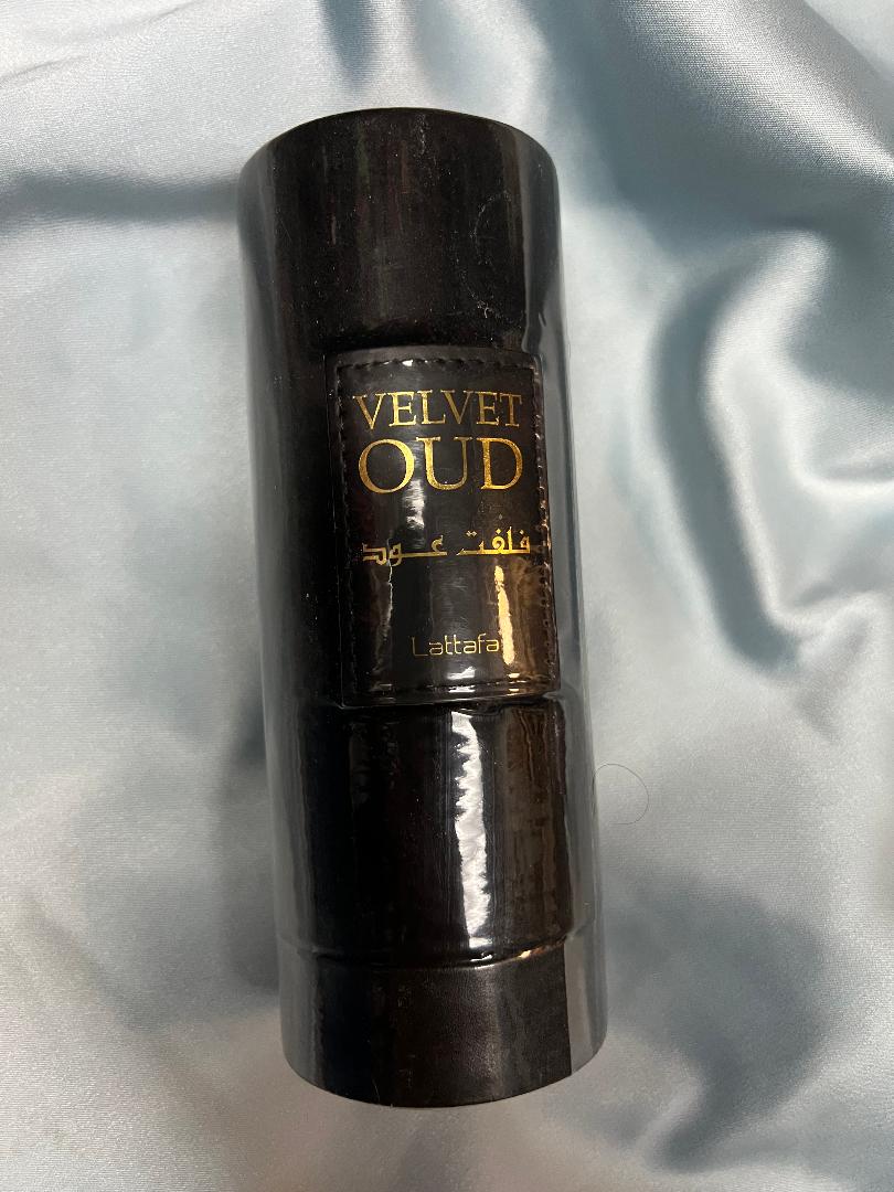 Velvet Oud from Lattafa - Eau De Parfum - 3.4 fl oz - 100 ml