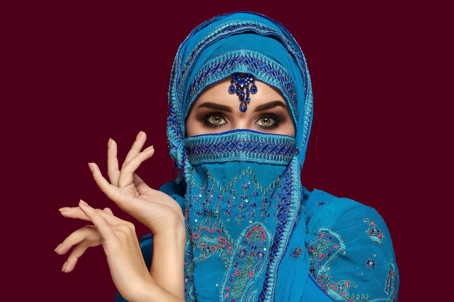 Middle 2025 eastern clothes